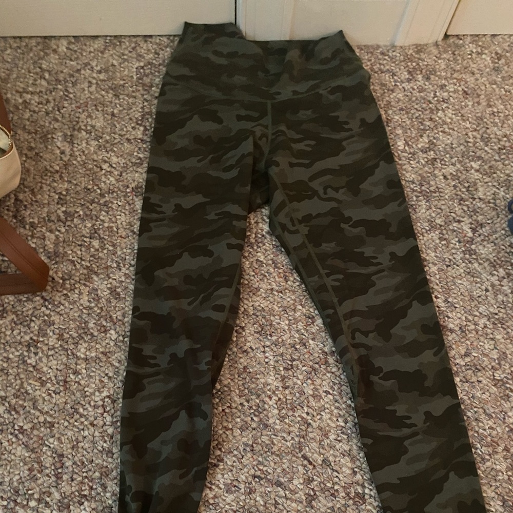 Never worn colorfulkoala camo leggings